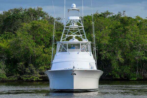 Hatteras GT63 Yacht For Sale