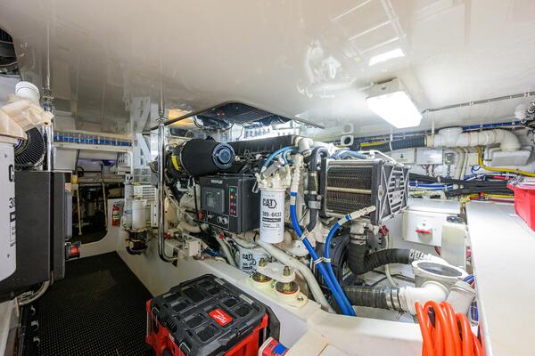 Hatteras 63 Reelin N Dealin - Engine Room