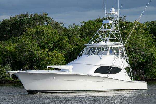 Hatteras GT63 Yacht For Sale
