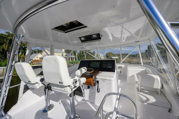 Hatteras 63 Reelin N Dealin - Exterior Flybridge