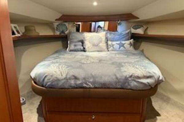Silverton 42 Convertible Yacht For Sale
