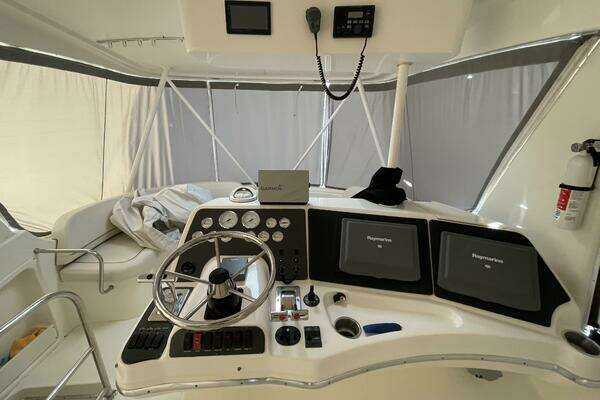 Silverton 42 Convertible Yacht For Sale