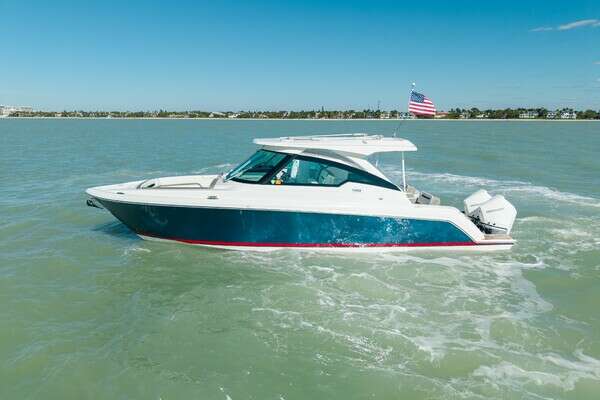 34-ft-Tiara Yachts-2023-- Naples Florida United States  yacht for sale