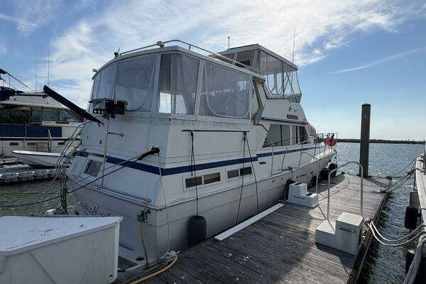 Photo of the 1987 Viking 44 Motor Yacht "Frayed Knot"