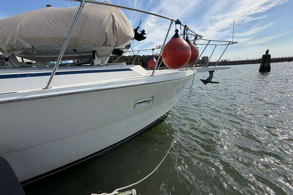 Photo of the 1987 Viking 44 Motor Yacht "Frayed Knot"
