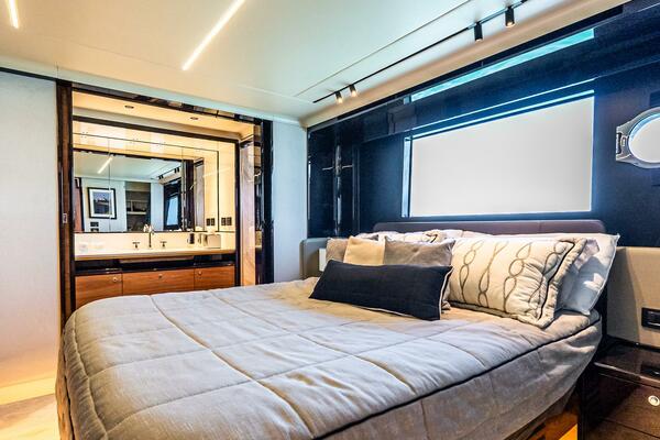 64ft Absolute Yacht For Sale