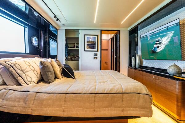 64ft Absolute Yacht For Sale