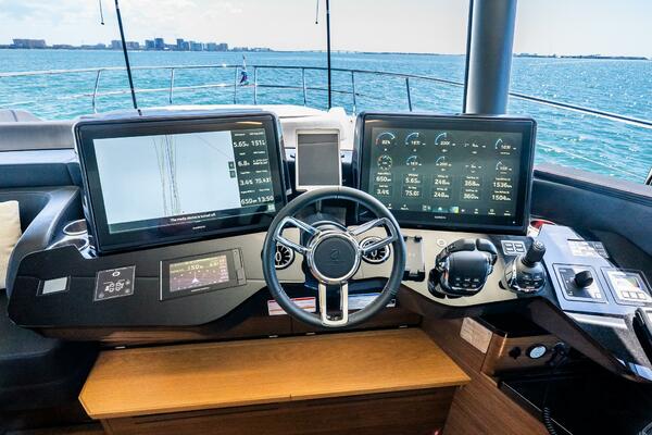 64ft Absolute Yacht For Sale