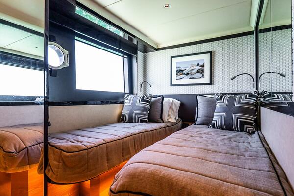 64ft Absolute Yacht For Sale