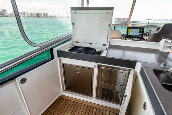 64ft Absolute Yacht For Sale