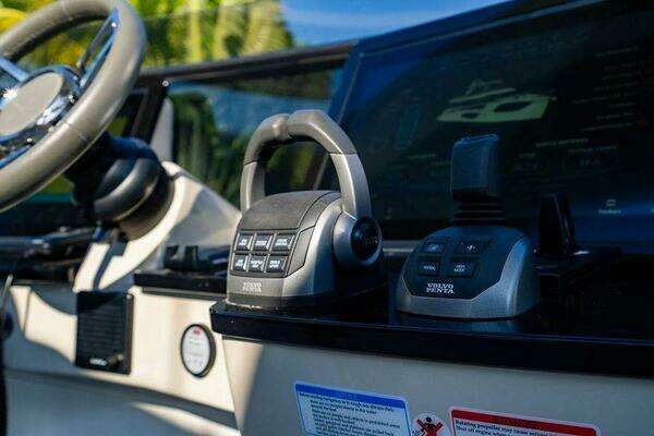 Absolute 64 Navetta Yacht For Sale