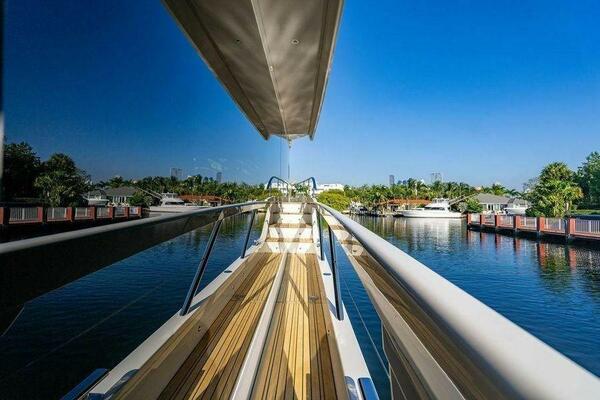 64ft Absolute Yacht For Sale