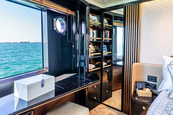 64ft Absolute Yacht For Sale