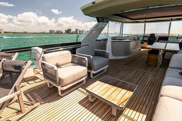 64ft Absolute Yacht For Sale