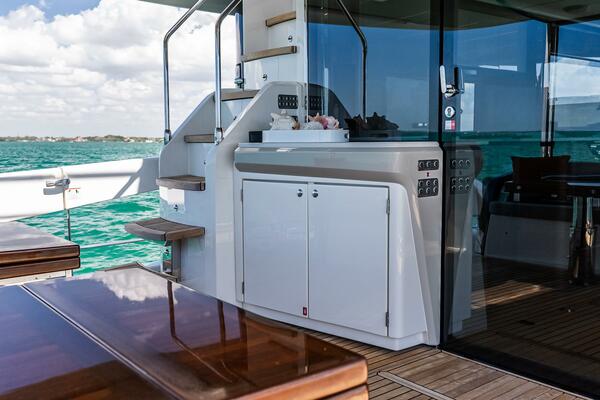 64ft Absolute Yacht For Sale