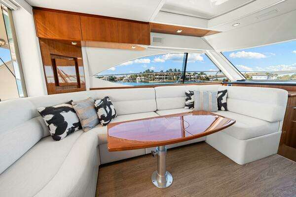 Riviera 5000 Sport Yacht Yacht For Sale