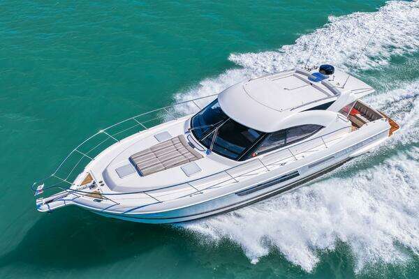Riviera 5000 Sport Yacht Yacht For Sale