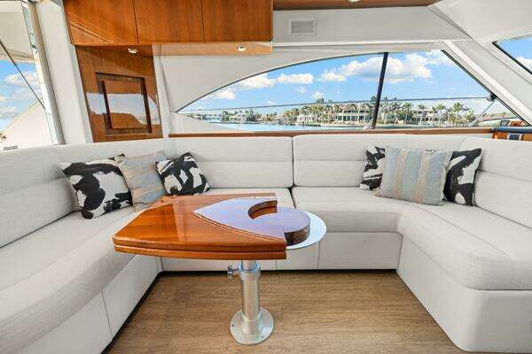 Riviera 5000 Sport Yacht Yacht For Sale