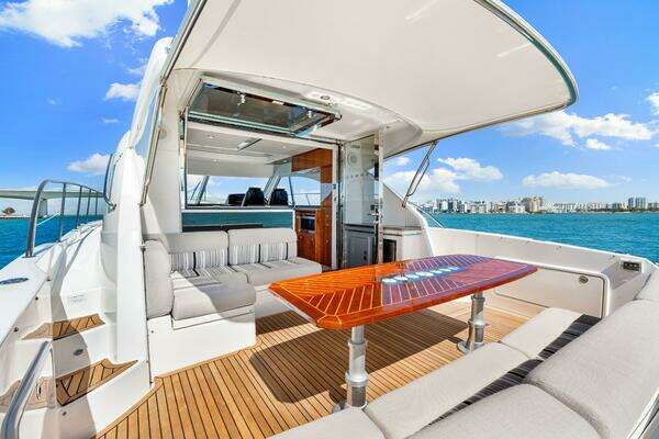 Riviera 5000 Sport Yacht Yacht For Sale