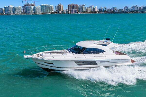 Riviera 5000 Sport Yacht Yacht For Sale