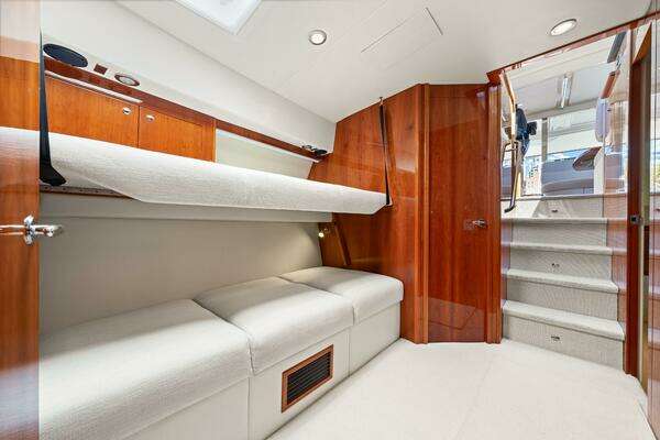 Riviera 5000 Sport Yacht Yacht For Sale