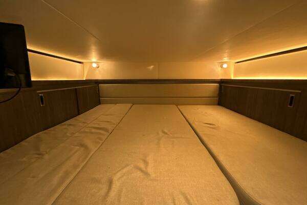 Sea Ray 320 Sundancer Yacht For Sale