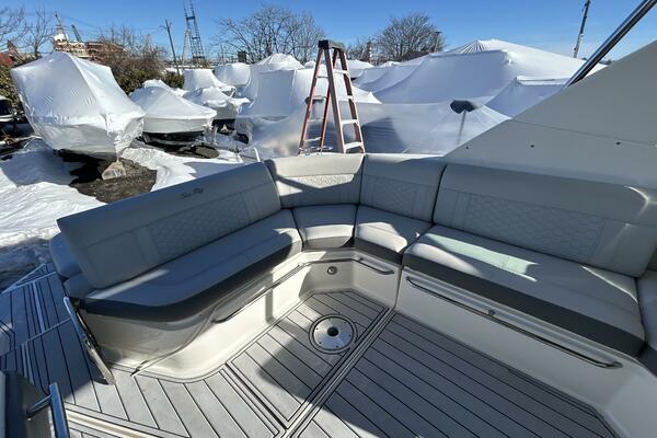 32ft Sea Ray Yacht For Sale