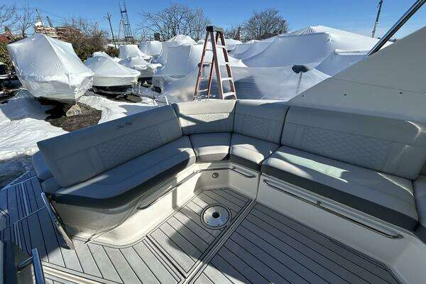 Sea Ray 320 Sundancer Yacht For Sale