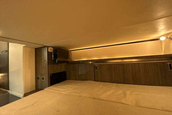 Sea Ray 320 Sundancer Yacht For Sale