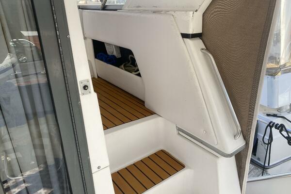 37ft Carver Yacht For Sale