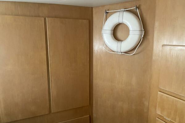 37ft Carver Yacht For Sale