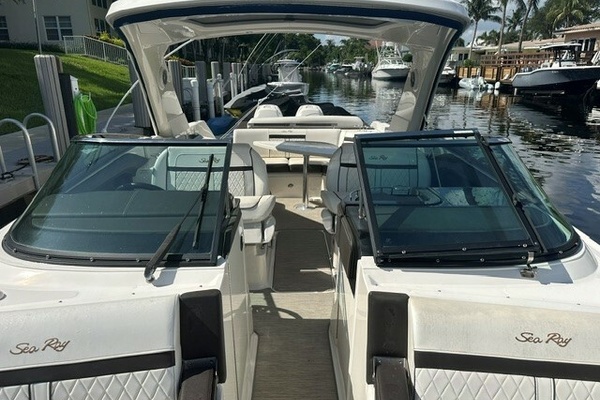 SALES THERAPY 31ft Sea Ray Yacht For Sale