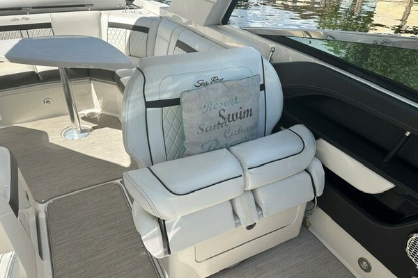SALES THERAPY 31ft Sea Ray Yacht For Sale