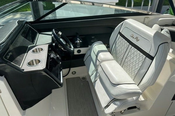 SALES THERAPY 31ft Sea Ray Yacht For Sale