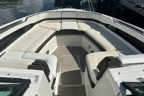 SALES THERAPY 31ft Sea Ray Yacht For Sale
