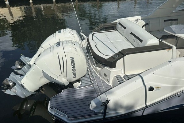 SALES THERAPY 31ft Sea Ray Yacht For Sale