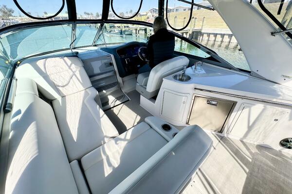 33ft Regal Yacht For Sale