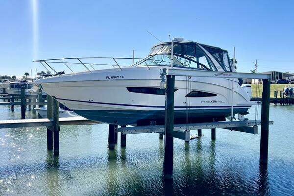 Regal 33 XO Yacht For Sale