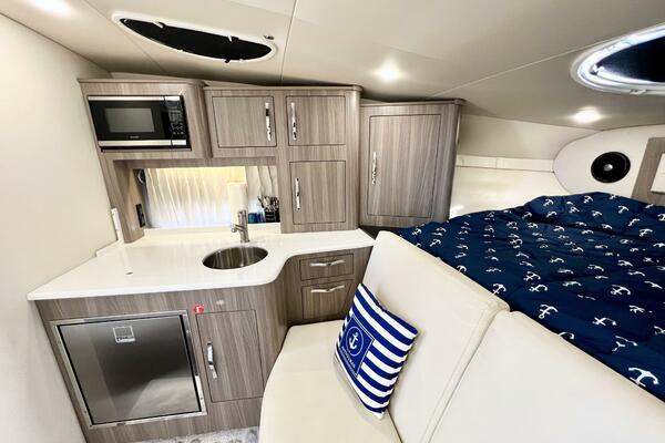 33ft Regal Yacht For Sale