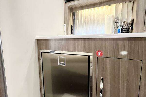 Regal 33 XO Yacht For Sale