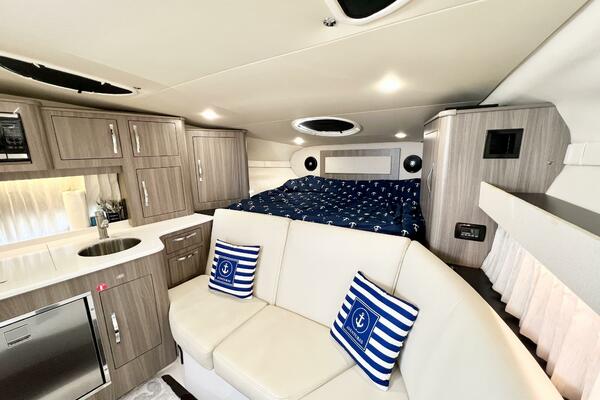 33ft Regal Yacht For Sale