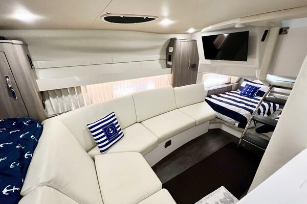 33ft Regal Yacht For Sale