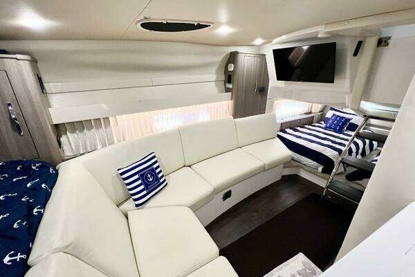 Regal 33 XO Yacht For Sale