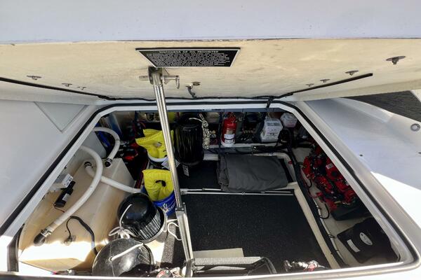 33ft Regal Yacht For Sale