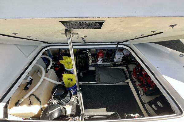 Regal 33 XO Yacht For Sale