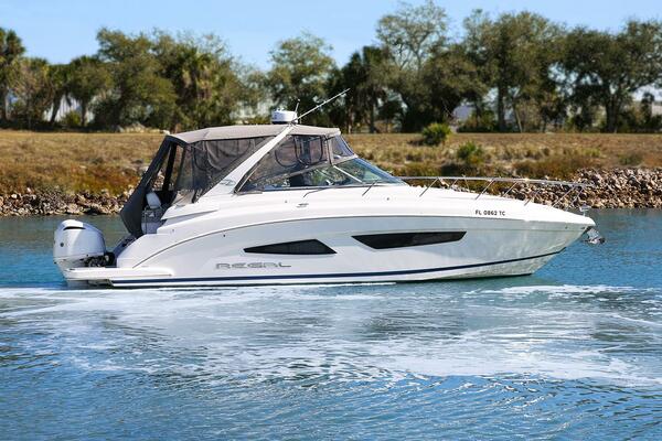 33ft Regal Yacht For Sale