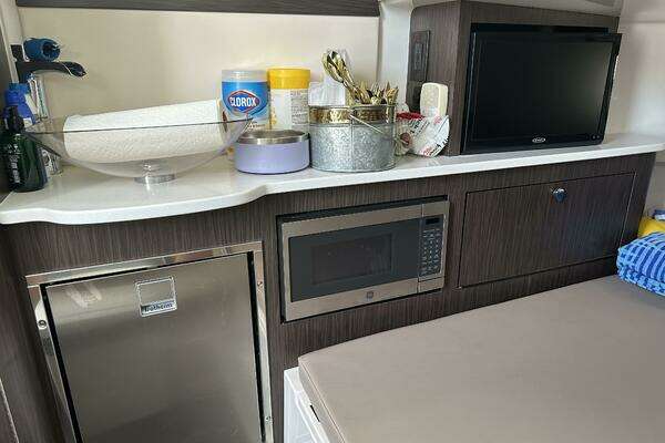 Edgewater 370CC Yacht For Sale