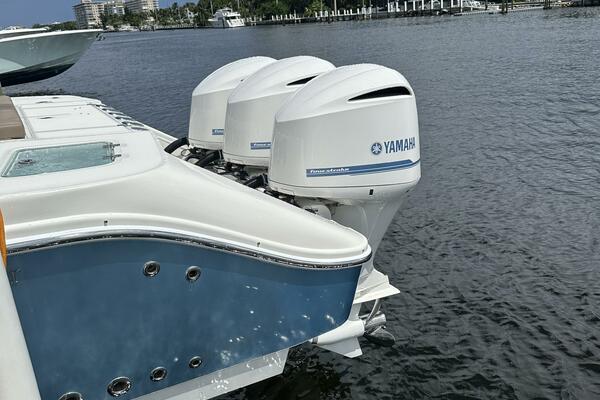 PERFECTION 37ft Edgewater Yacht For Sale