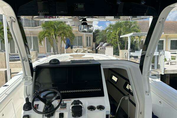 Edgewater 370CC Yacht For Sale