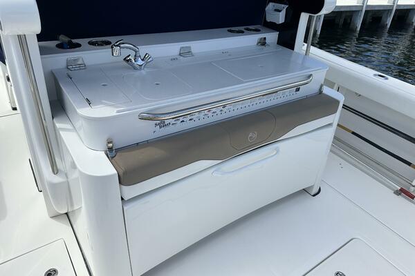 PERFECTION 37ft Edgewater Yacht For Sale